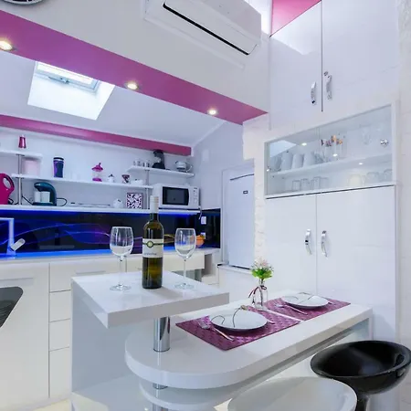 Cute Little Apartment In The Old Town Split Exterior photo