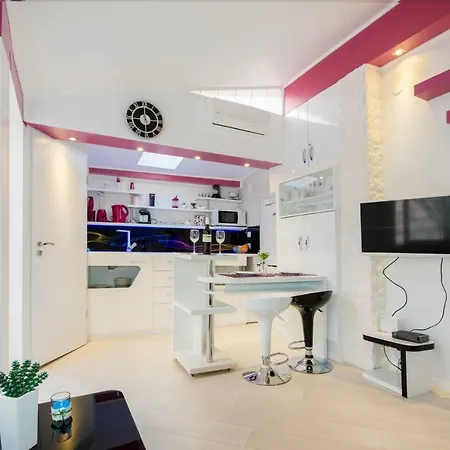 Cute Little Apartment In The Old Town Split Exterior photo