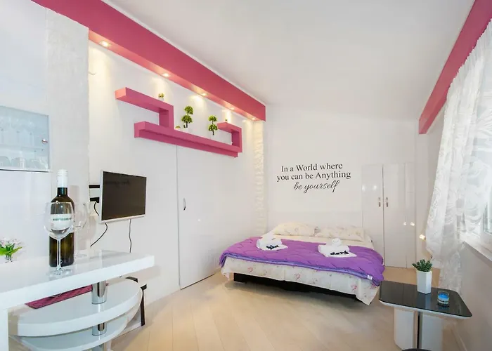 Cute Little Apartment In The Old Town